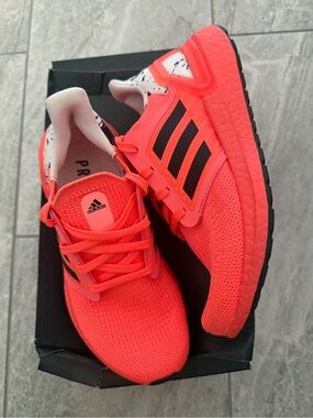 Adidas boys girls Sz 5.5 Neon Coral Shoes with Black Stripes